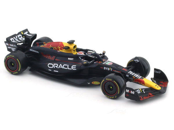 2024 Oracle Red Bull No. 1 Max Verstappen 1:43 Bburago Formula 1 diecast scale model car