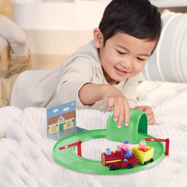 Peppa Pig Grandpa Pigs Train and Track Set 3+