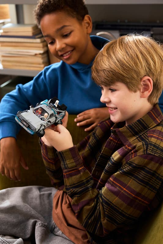 LEGO Speed Champions Time Machine from Back to the Future 9+ 77256