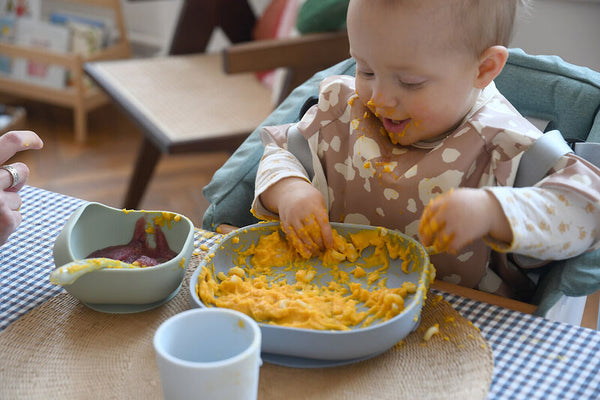 Béaba 4-Piece Silicone Baby Feeding Dinner Set 4M+ – Pebble